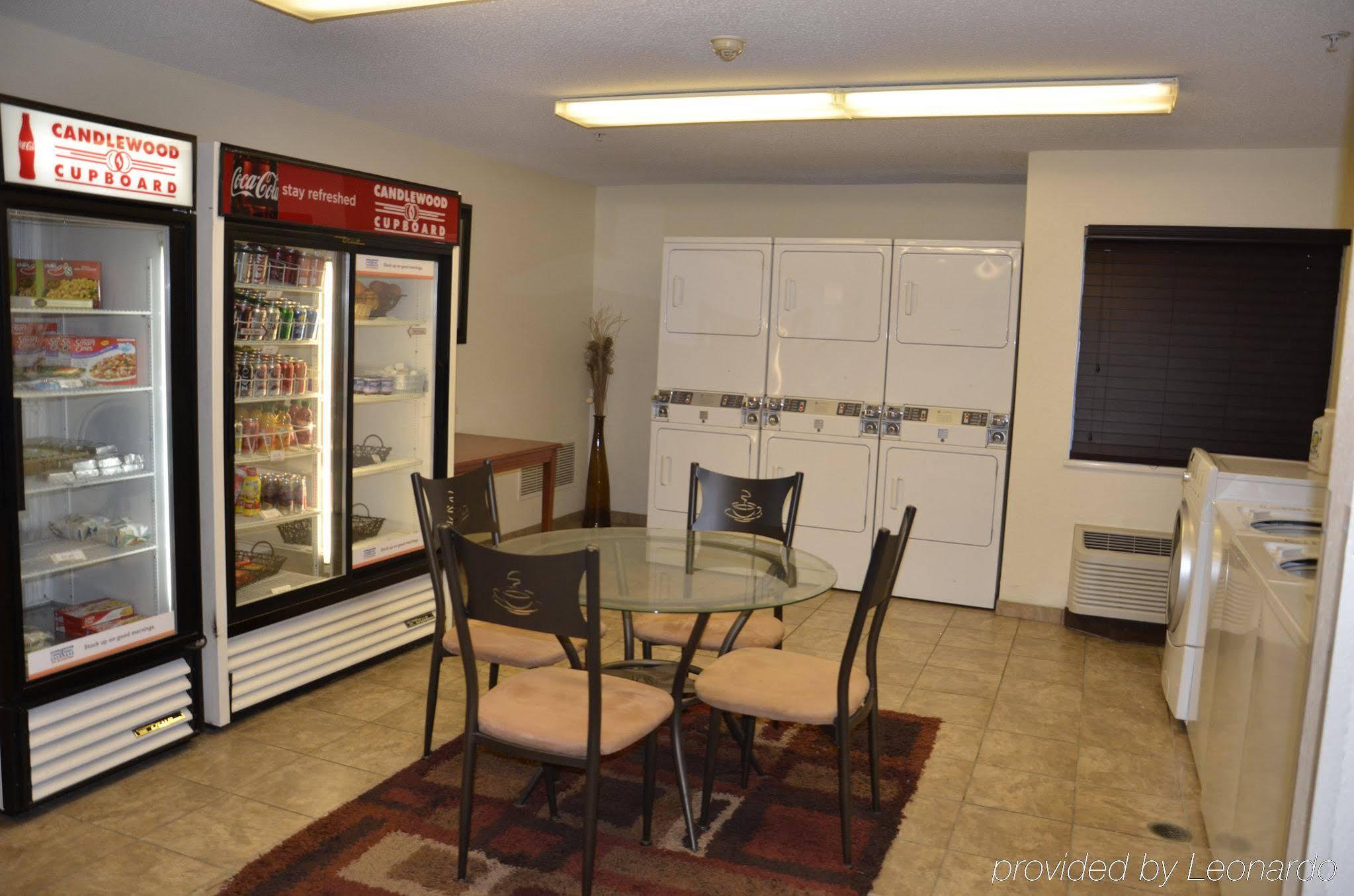 Sonesta Simply Suites Detroit Уорън Екстериор снимка