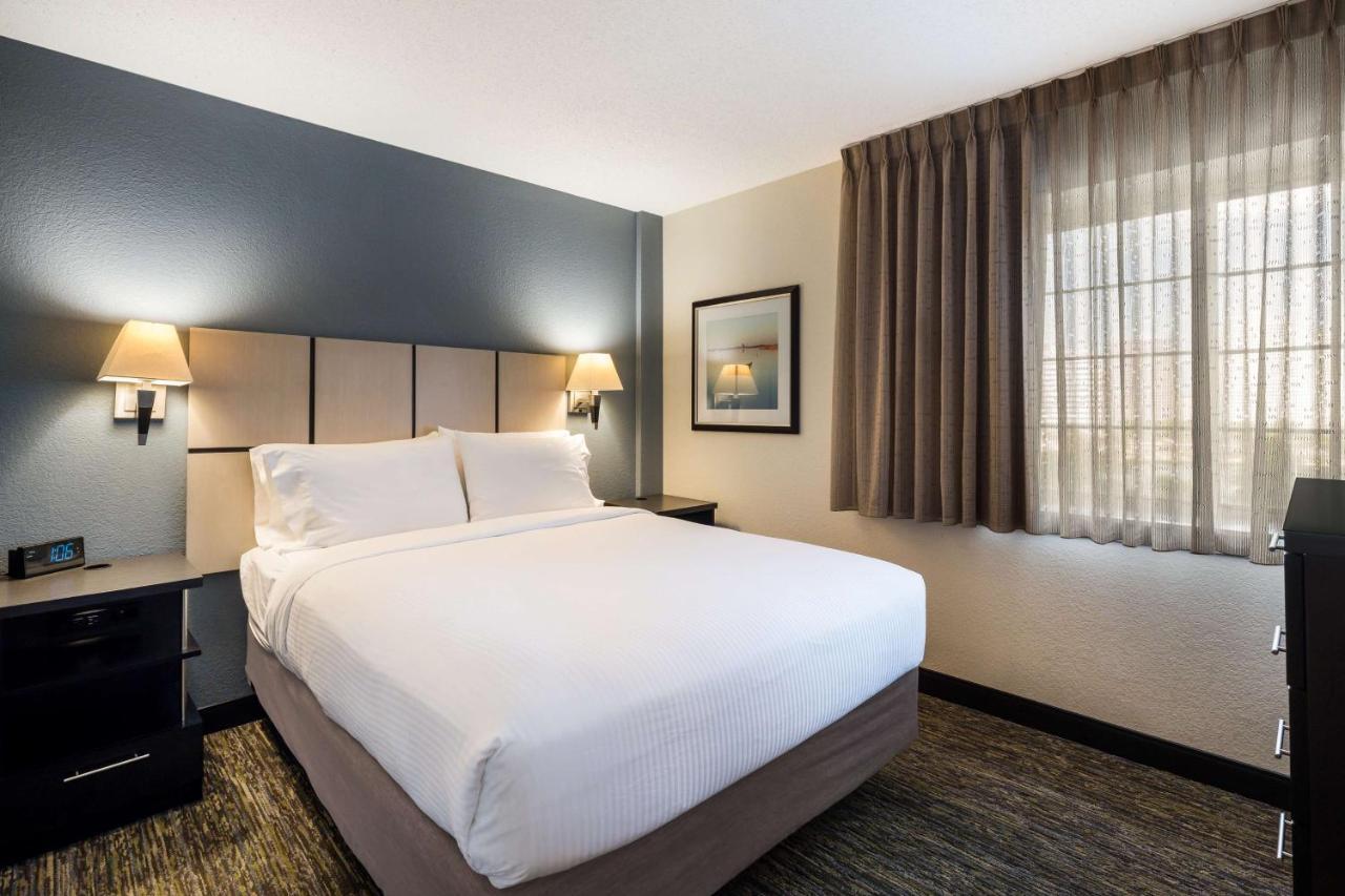 Sonesta Simply Suites Detroit Уорън Екстериор снимка