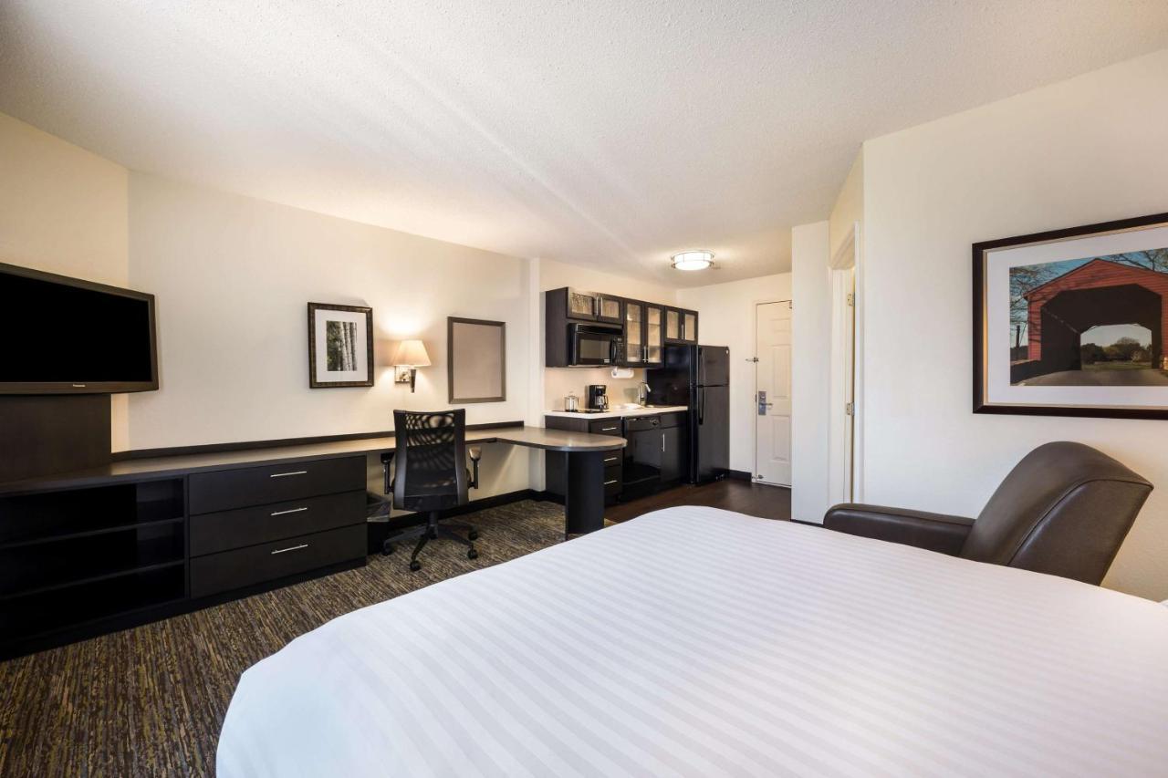 Sonesta Simply Suites Detroit Уорън Екстериор снимка