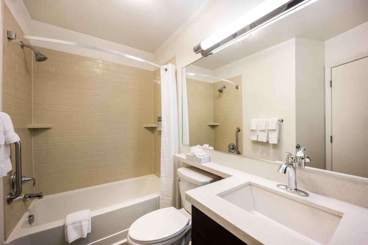 Sonesta Simply Suites Detroit Уорън Екстериор снимка