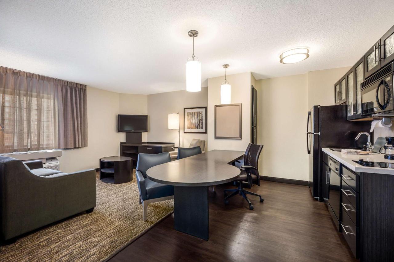 Sonesta Simply Suites Detroit Уорън Екстериор снимка