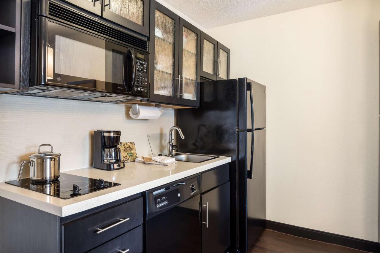 Sonesta Simply Suites Detroit Уорън Екстериор снимка