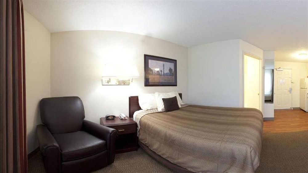 Sonesta Simply Suites Detroit Уорън Екстериор снимка
